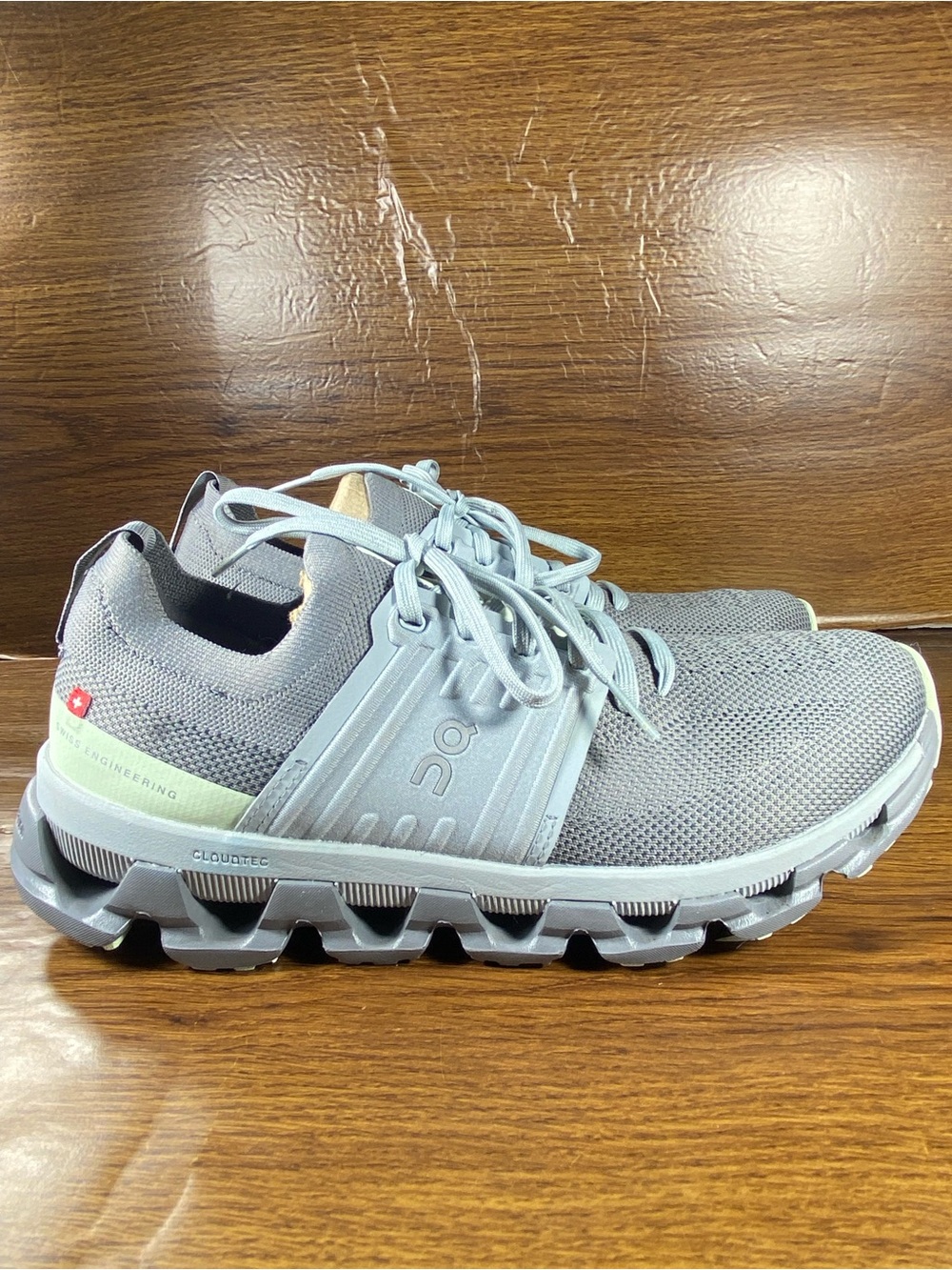 On Cloud Cloudswift women’s shoe size 8.5